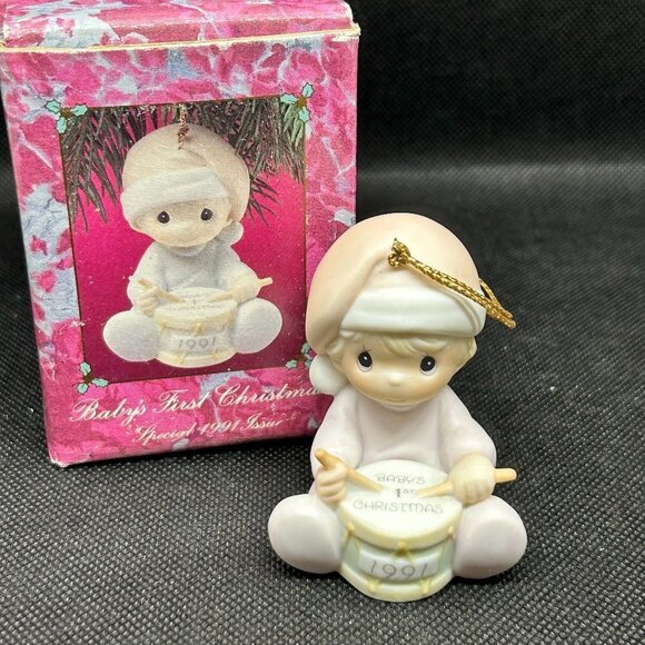 PRECIOUS Moments "Babys first christmas 1991 issue" ornament - Picture 1 of 3